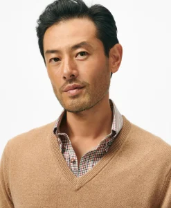 3-Ply Cashmere V-Neck Sweater