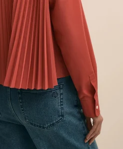 The Cropped Back-Pleat Shirt